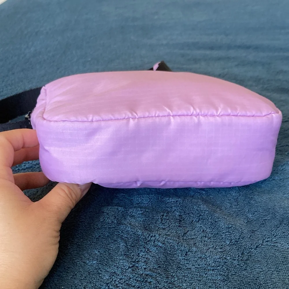 BAGGU Puffy Fanny pack Crossbody Bag in Lavender Lilac - Picture 8 of 13